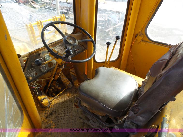 image for item J6163 1969 Fiat-Allis 645 wheel loader