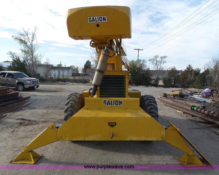 image for item J6164 Galion KC10 crane