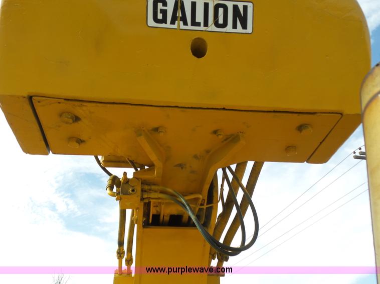 image for item J6164 Galion KC10 crane