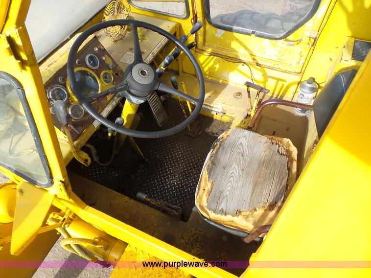 image for item J6164 Galion KC10 crane