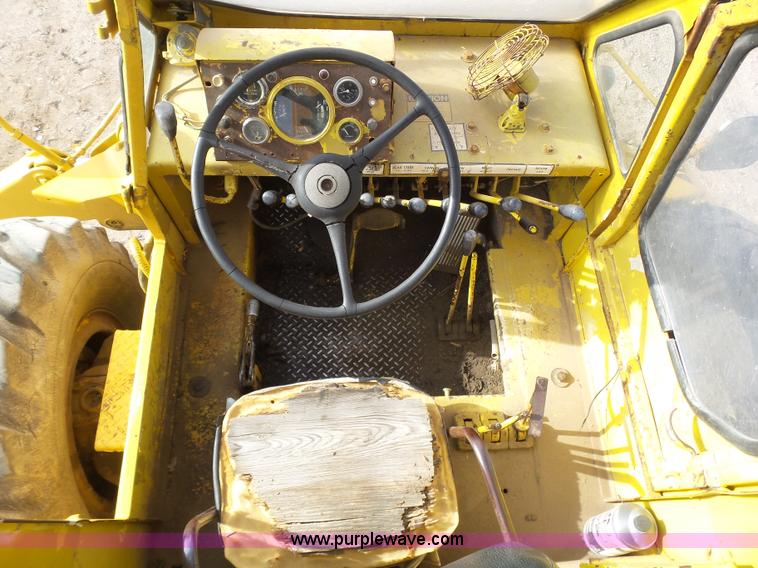 image for item J6164 Galion KC10 crane