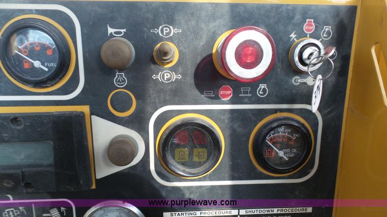 image for item J6251 2000 Vermeer T655 Commander trencher