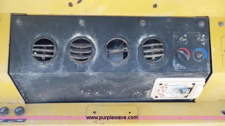 image for item J6251 2000 Vermeer T655 Commander trencher