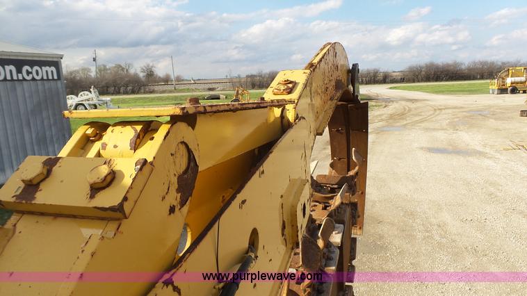 image for item J6251 2000 Vermeer T655 Commander trencher