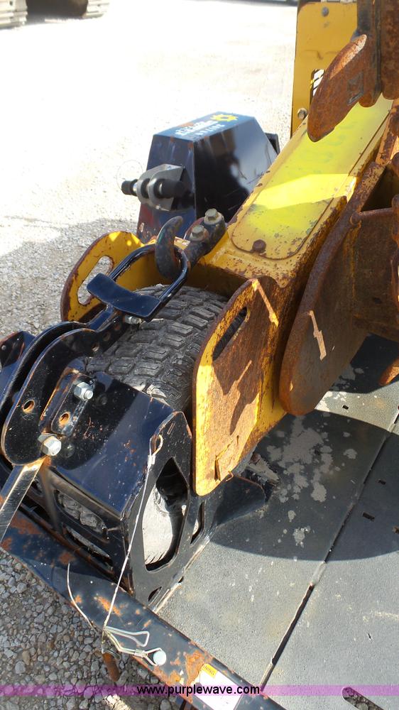 image for item J6253 2008 Vermeer RT200 trencher