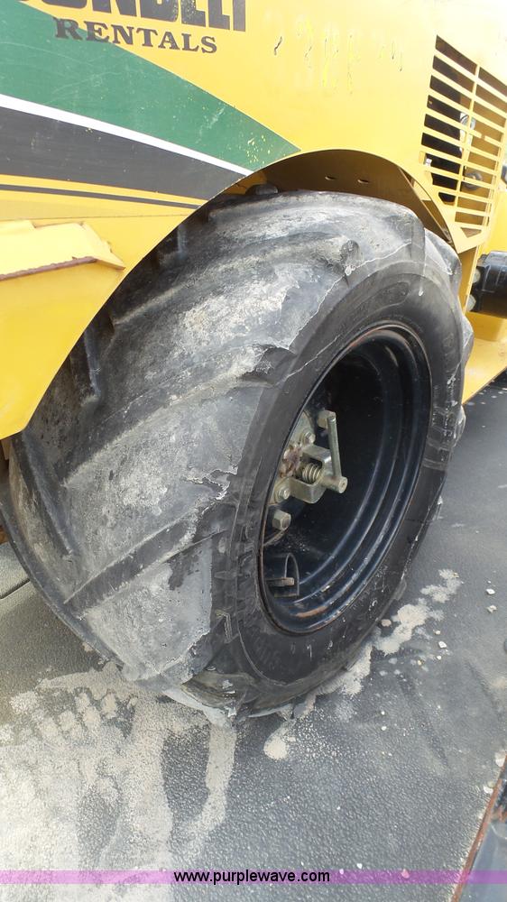 image for item J6253 2008 Vermeer RT200 trencher