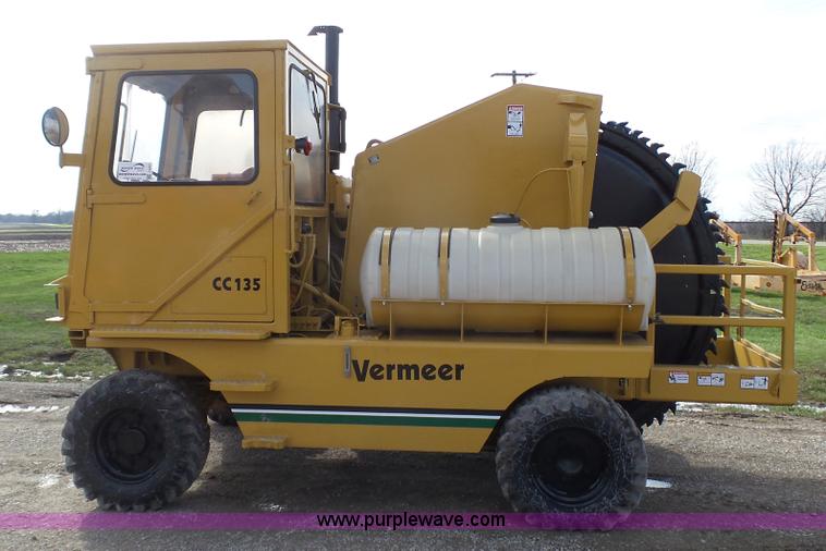 image for item J6257 Vermeer CC135 rock saw