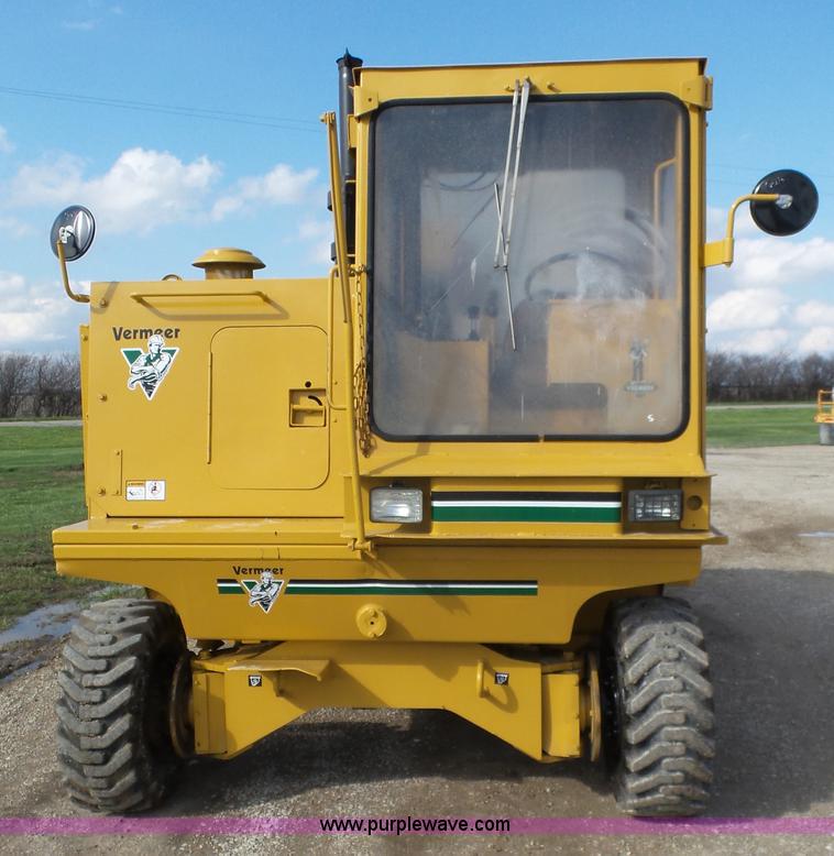 image for item J6257 Vermeer CC135 rock saw