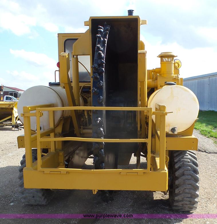 image for item J6257 Vermeer CC135 rock saw