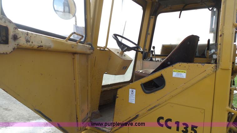 image for item J6257 Vermeer CC135 rock saw