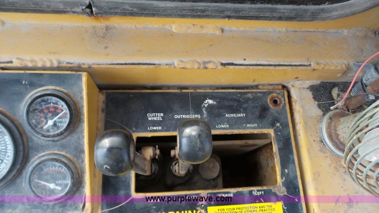 image for item J6257 Vermeer CC135 rock saw