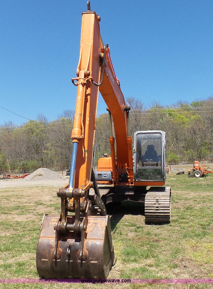 image for item J7524 1999 Hitachi EX160LC-5 excavator