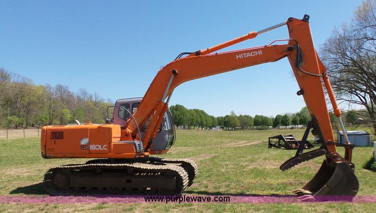 image for item J7524 1999 Hitachi EX160LC-5 excavator