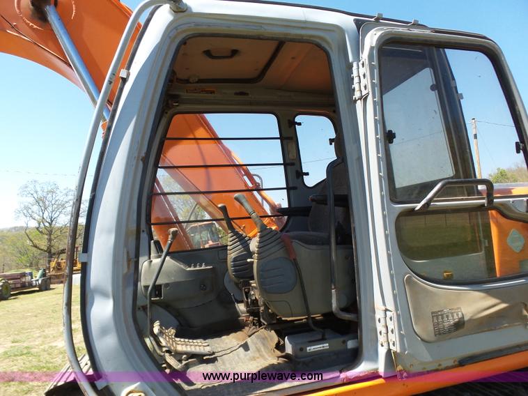 image for item J7524 1999 Hitachi EX160LC-5 excavator