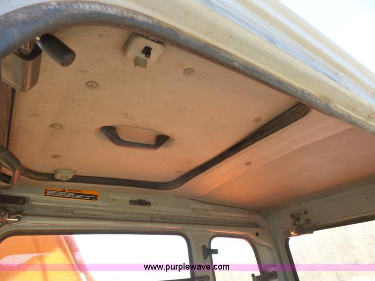 image for item J7524 1999 Hitachi EX160LC-5 excavator