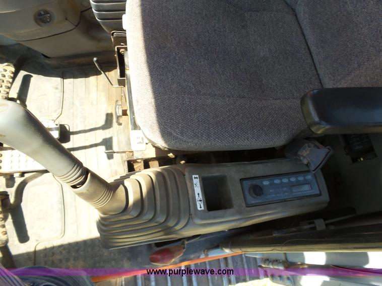 image for item J7524 1999 Hitachi EX160LC-5 excavator