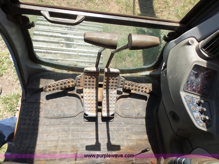 image for item J7524 1999 Hitachi EX160LC-5 excavator