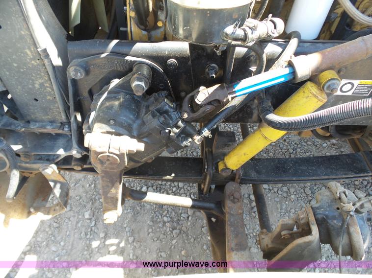 image for item J7526 2004 Peterbilt 379 semi truck