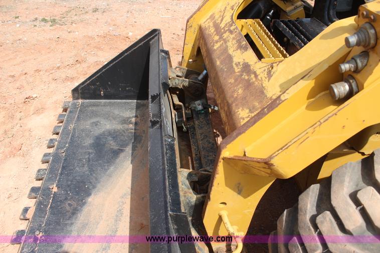 image for item J7543 2014 Caterpillar 262D skid steer