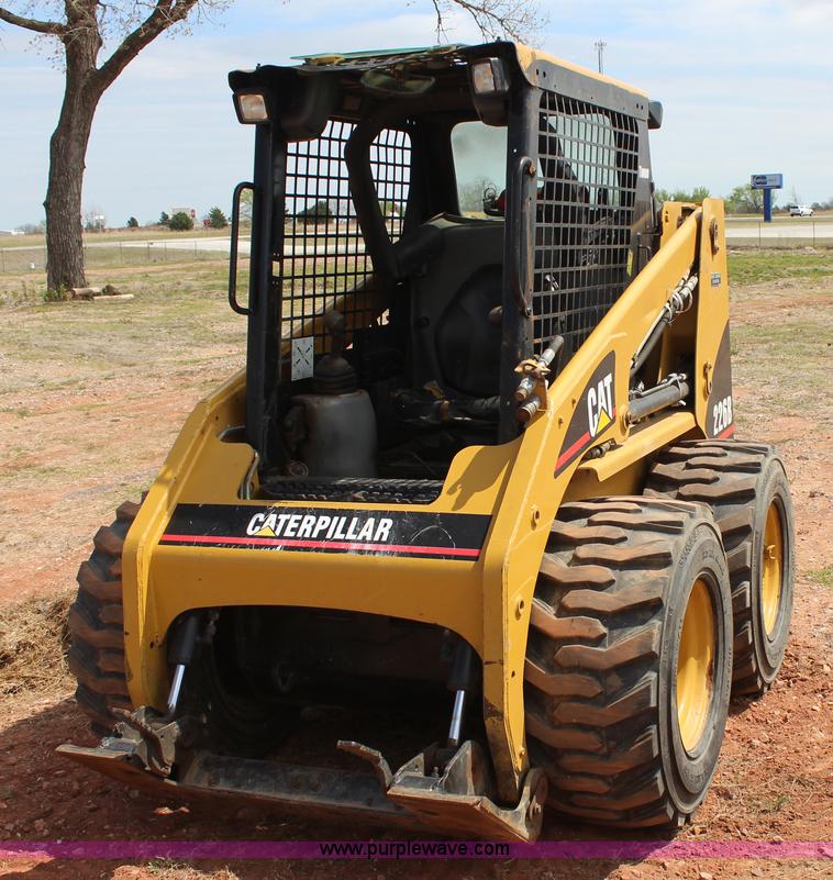 image for item J7544 2005 Caterpillar 226B skid steer