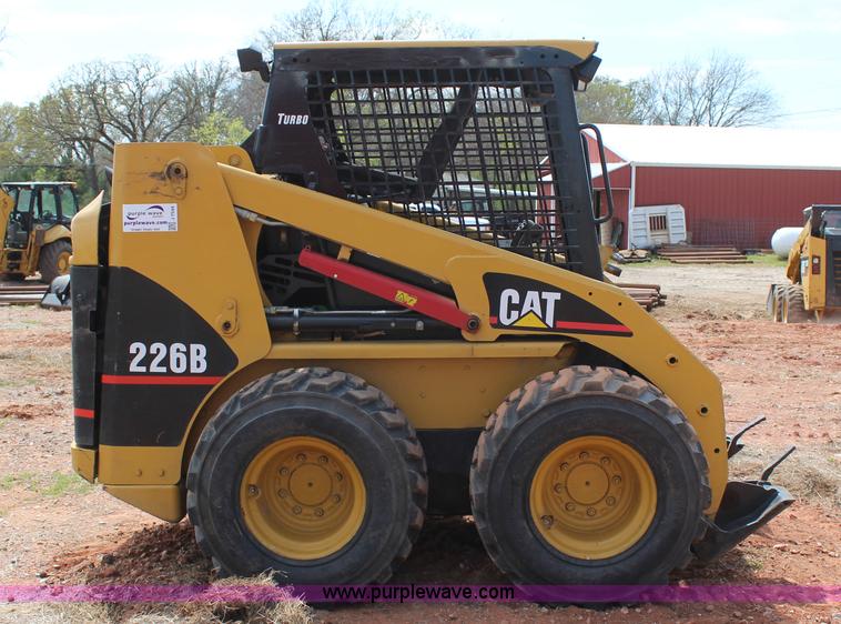 image for item J7544 2005 Caterpillar 226B skid steer