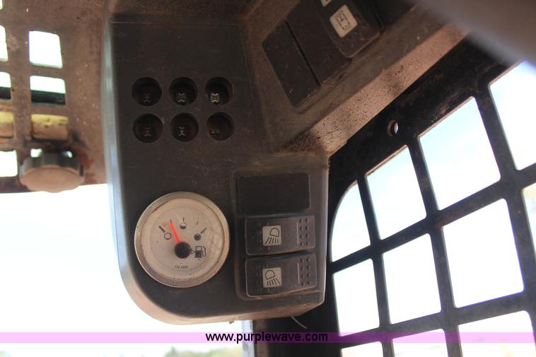 image for item J7544 2005 Caterpillar 226B skid steer