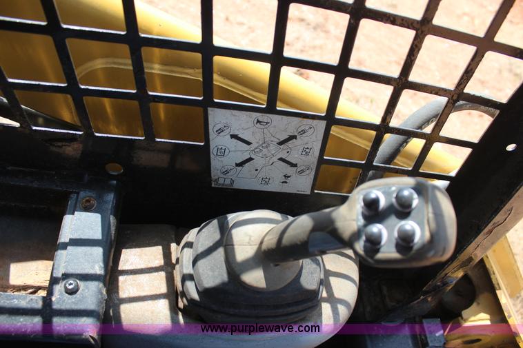 image for item J7544 2005 Caterpillar 226B skid steer