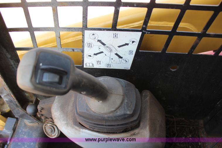 image for item J7544 2005 Caterpillar 226B skid steer