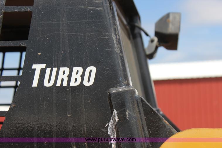 image for item J7544 2005 Caterpillar 226B skid steer