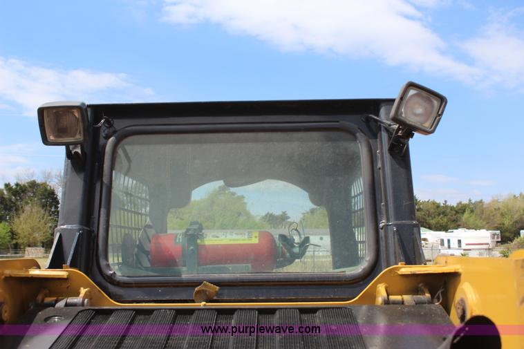 image for item J7544 2005 Caterpillar 226B skid steer