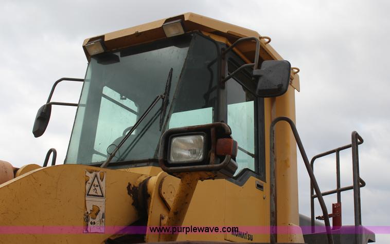 image for item J7572 2002 Komatsu WA500-3Lk wheel loader