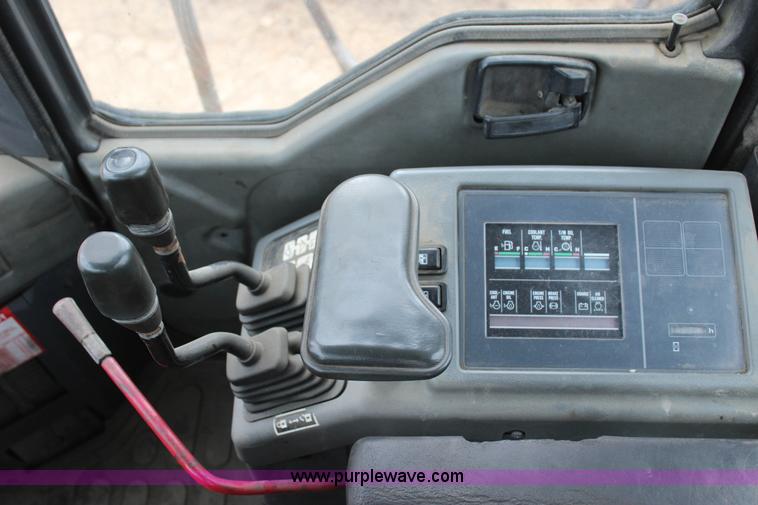 image for item J7572 2002 Komatsu WA500-3Lk wheel loader