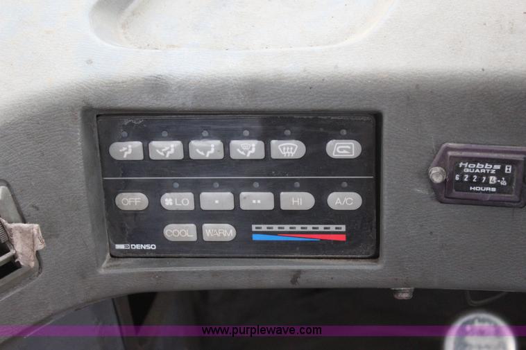 image for item J7572 2002 Komatsu WA500-3Lk wheel loader