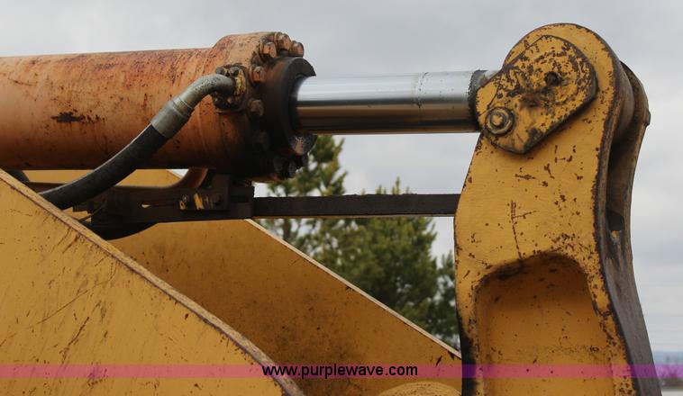 image for item J7572 2002 Komatsu WA500-3Lk wheel loader