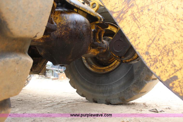 image for item J7572 2002 Komatsu WA500-3Lk wheel loader