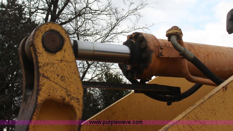 image for item J7572 2002 Komatsu WA500-3Lk wheel loader