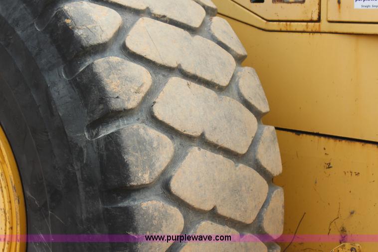 image for item J7572 2002 Komatsu WA500-3Lk wheel loader