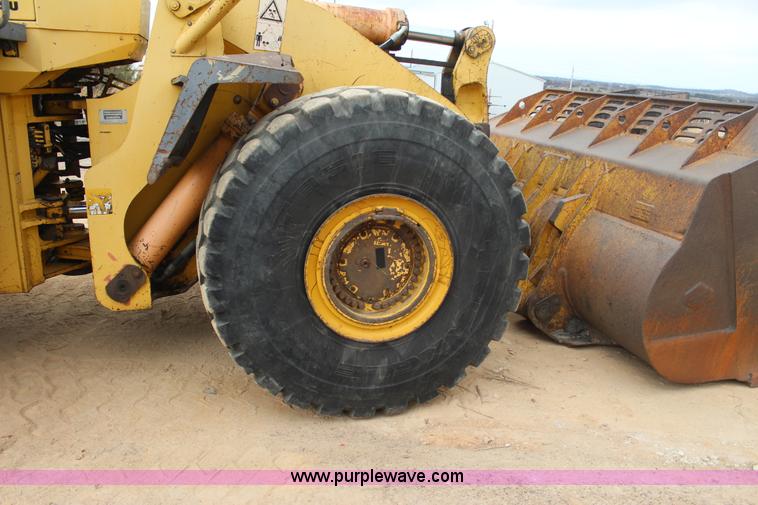 image for item J7572 2002 Komatsu WA500-3Lk wheel loader
