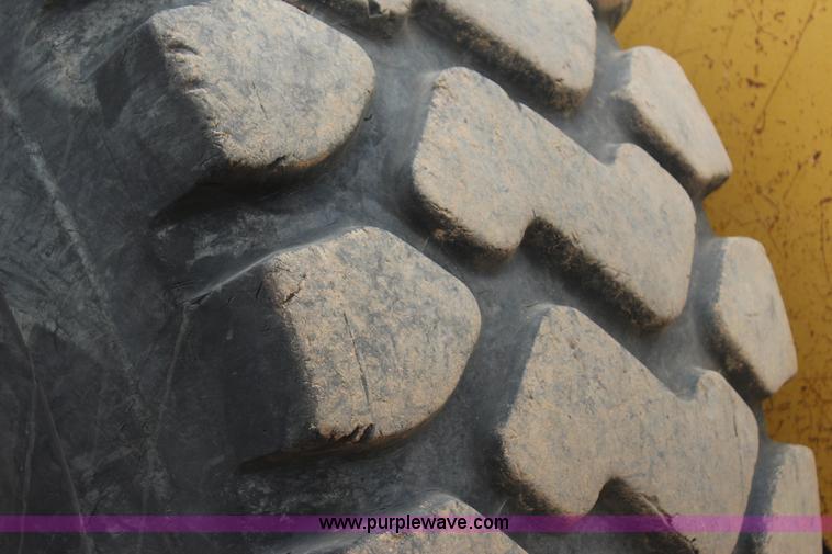 image for item J7572 2002 Komatsu WA500-3Lk wheel loader