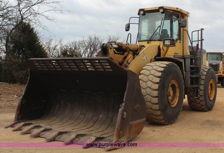 image for item J7573 2002 Komatsu WA500-3Lk wheel loader