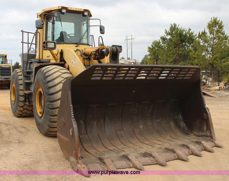 image for item J7573 2002 Komatsu WA500-3Lk wheel loader