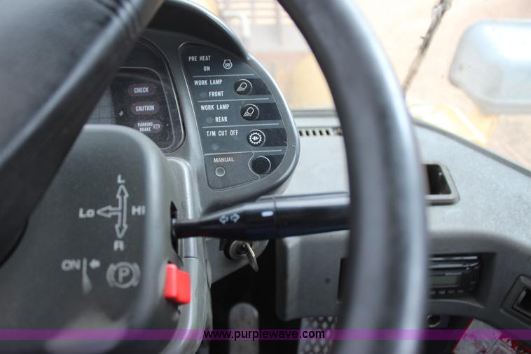 image for item J7573 2002 Komatsu WA500-3Lk wheel loader