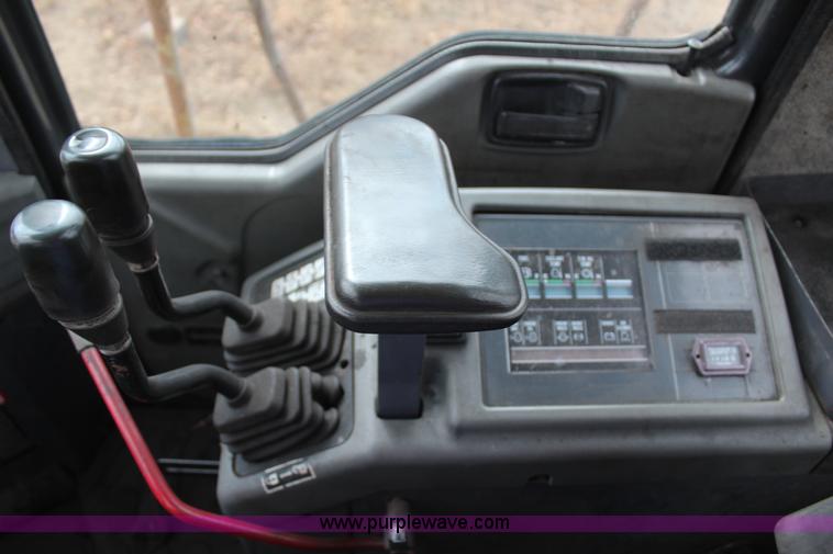 image for item J7573 2002 Komatsu WA500-3Lk wheel loader