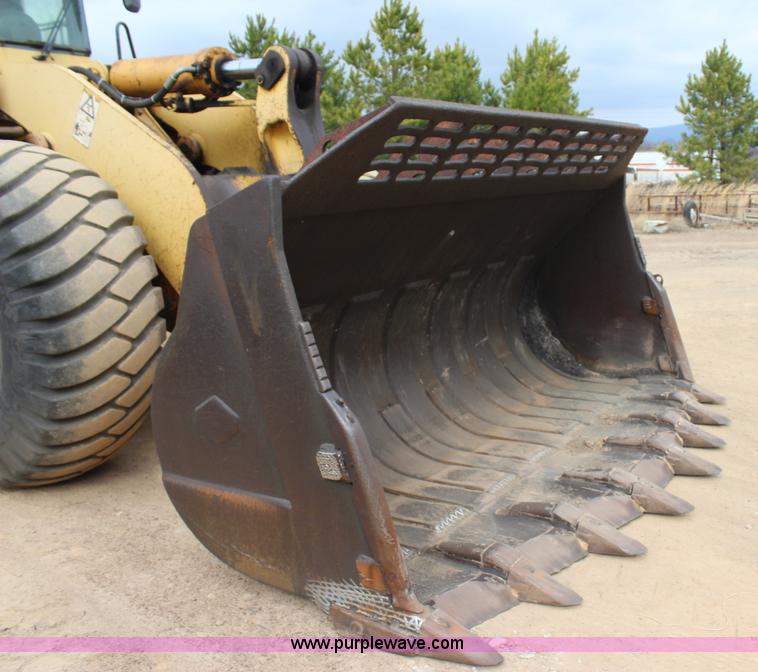 image for item J7573 2002 Komatsu WA500-3Lk wheel loader