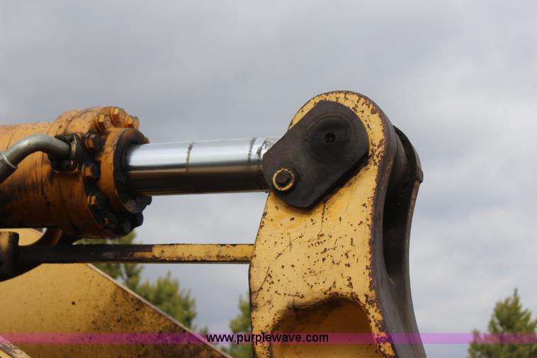 image for item J7573 2002 Komatsu WA500-3Lk wheel loader