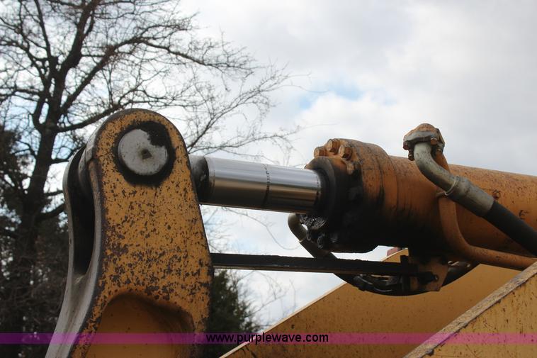 image for item J7573 2002 Komatsu WA500-3Lk wheel loader