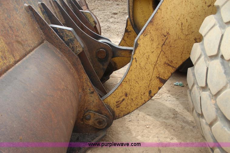 image for item J7573 2002 Komatsu WA500-3Lk wheel loader