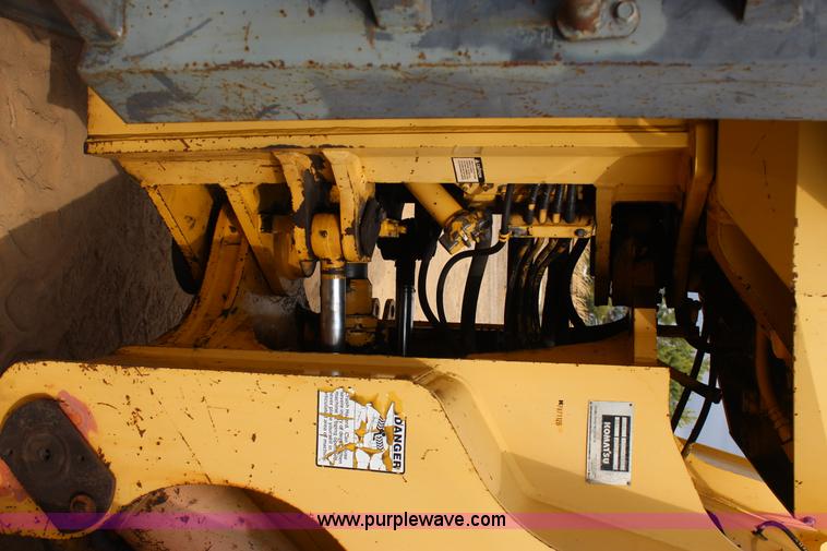 image for item J7573 2002 Komatsu WA500-3Lk wheel loader