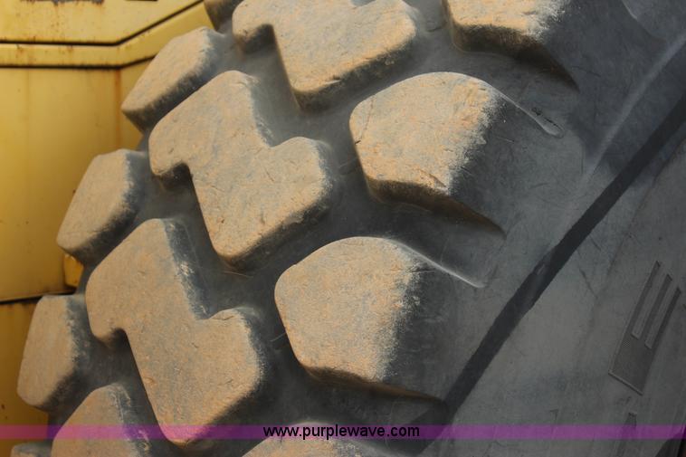 image for item J7573 2002 Komatsu WA500-3Lk wheel loader