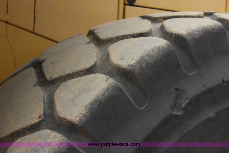 image for item J7573 2002 Komatsu WA500-3Lk wheel loader
